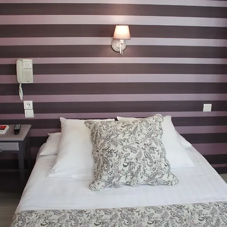 Отель Demeures & Chateaux - Le Saint Pierre,