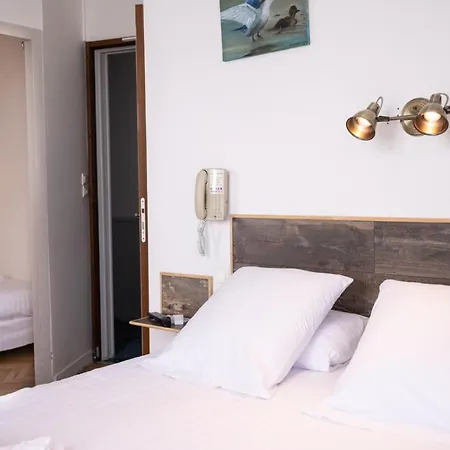 Отель Demeures & Chateaux - Le Saint Pierre,