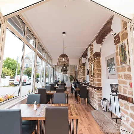 Hotel Le Saint Pierre - Demeures & Chateaux ,