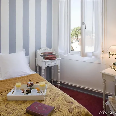 Отель Demeures & Chateaux - Le Saint Pierre,