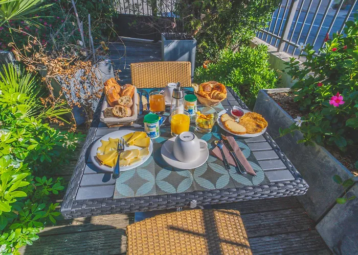 Otel Le Saint Pierre - Demeures & Chateaux ,